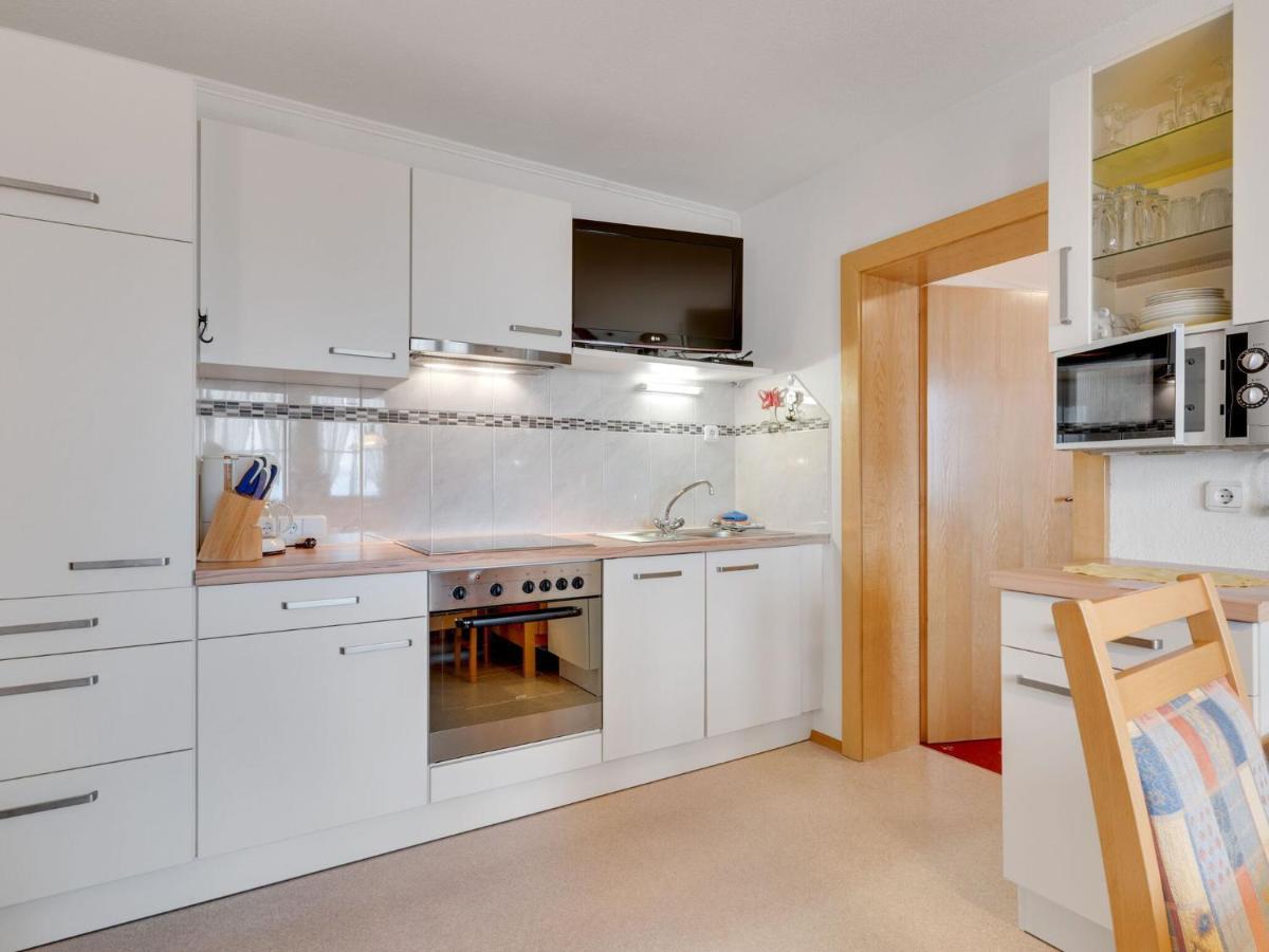 Quaint Apartment In Hainzenberg Near Horbergbahn Экстерьер фото