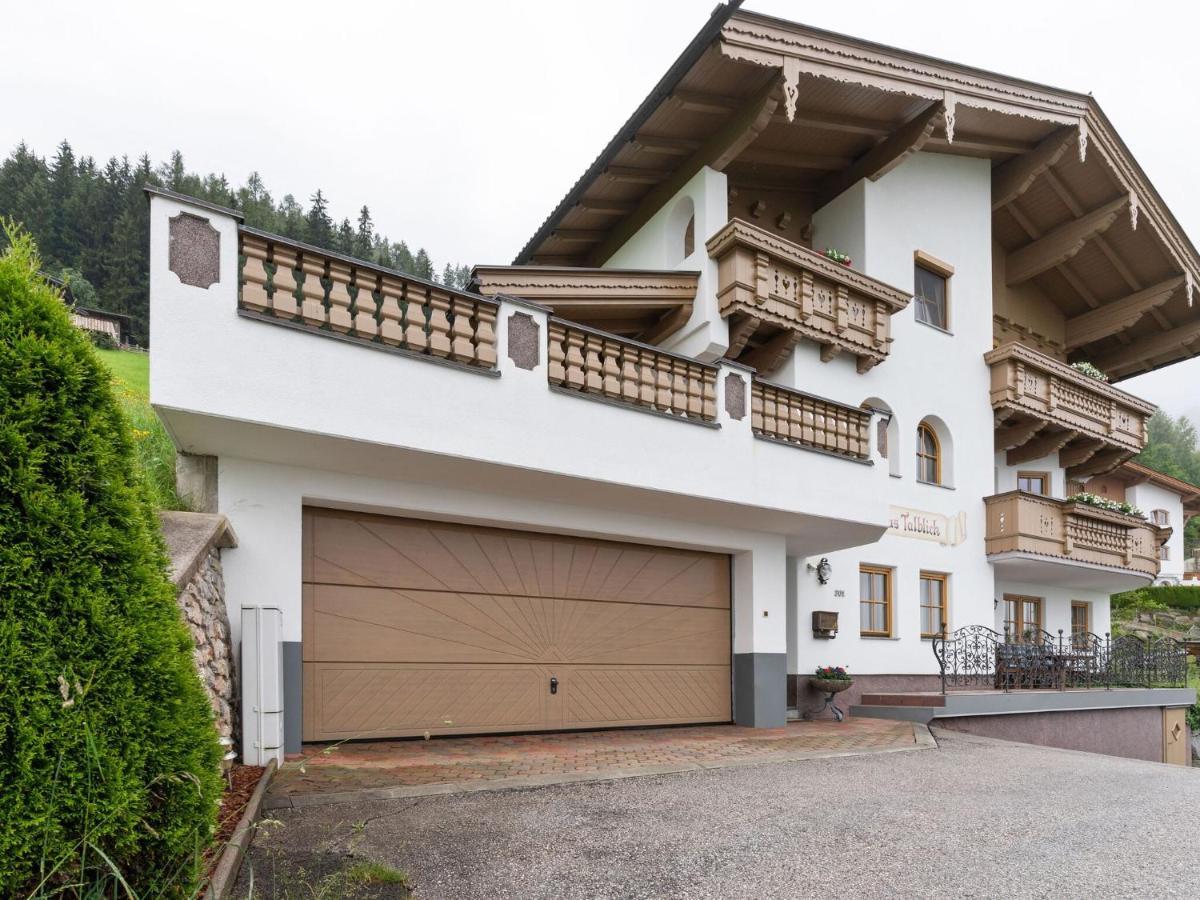 Quaint Apartment In Hainzenberg Near Horbergbahn Экстерьер фото