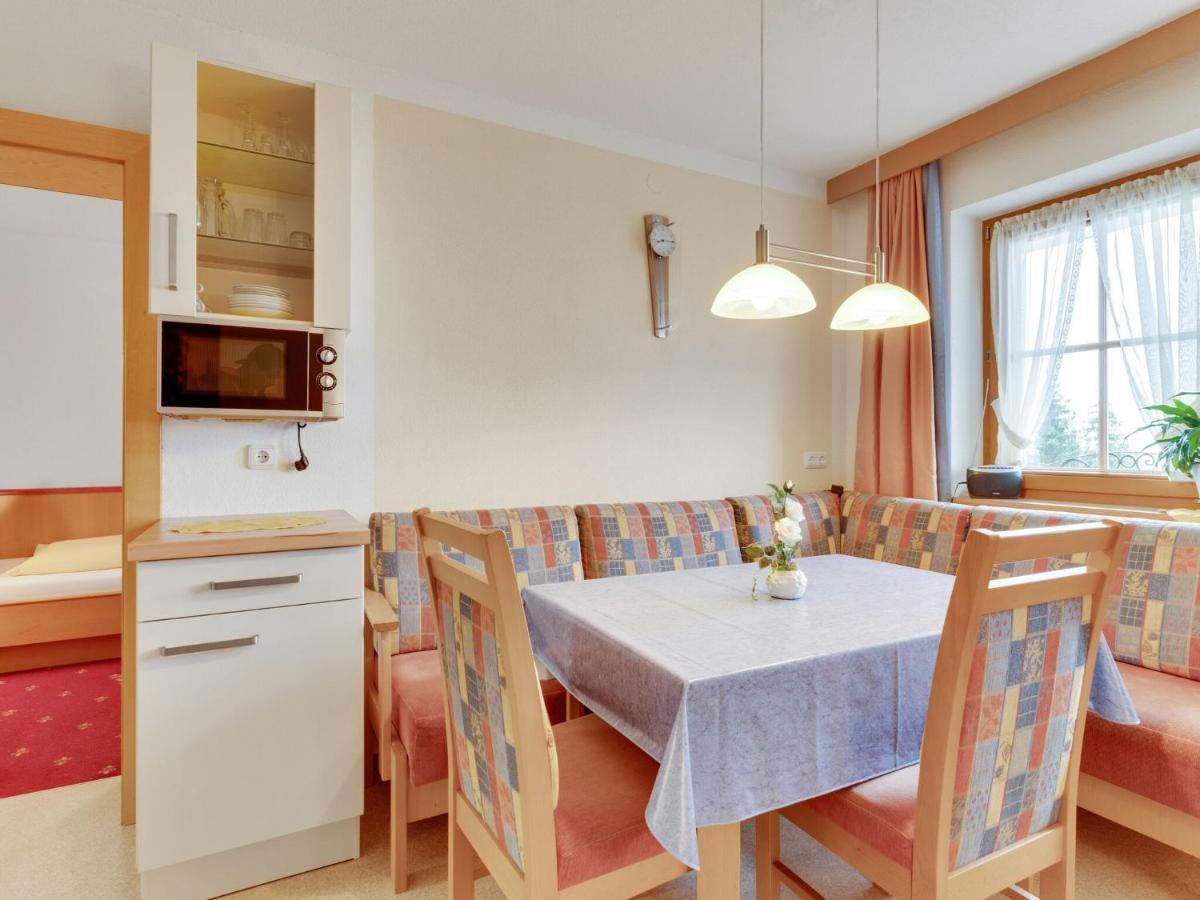 Quaint Apartment In Hainzenberg Near Horbergbahn Экстерьер фото
