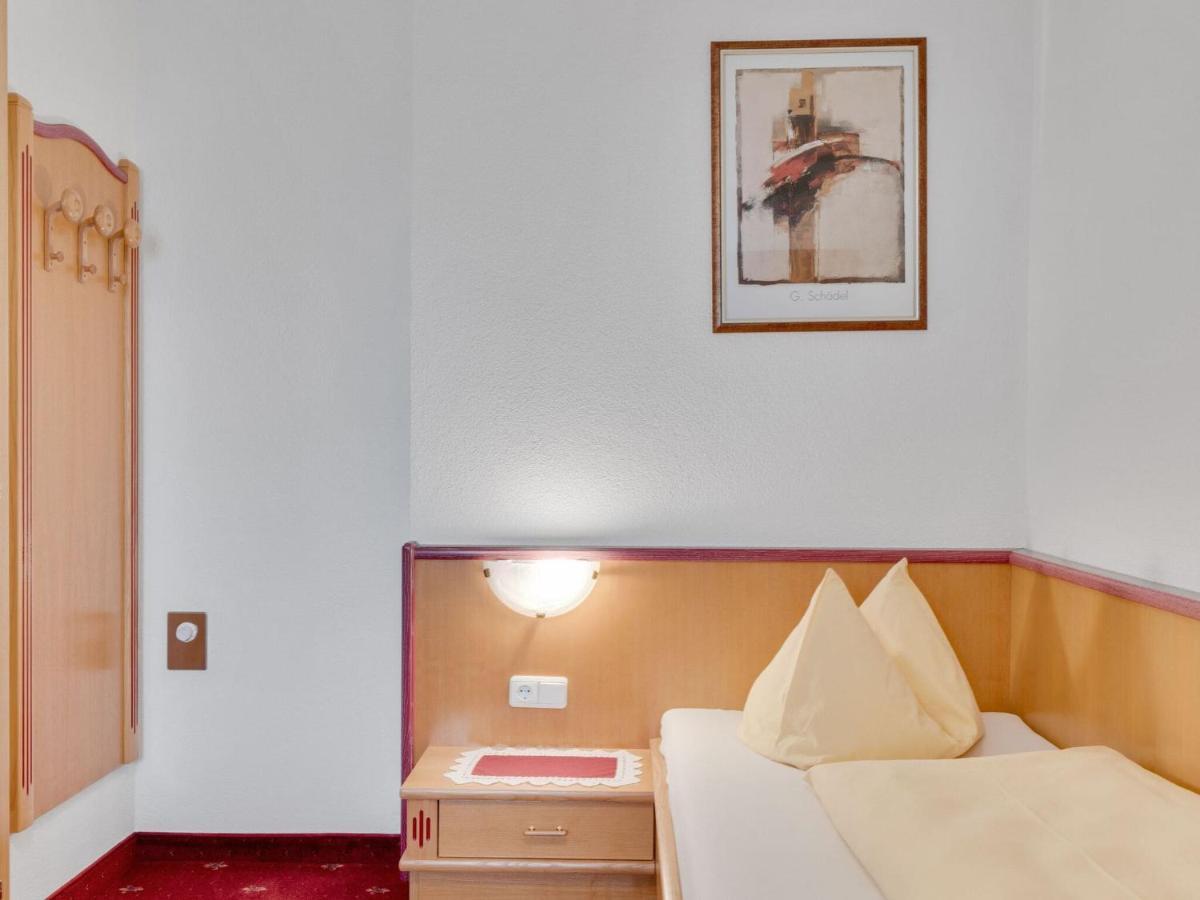 Quaint Apartment In Hainzenberg Near Horbergbahn Экстерьер фото