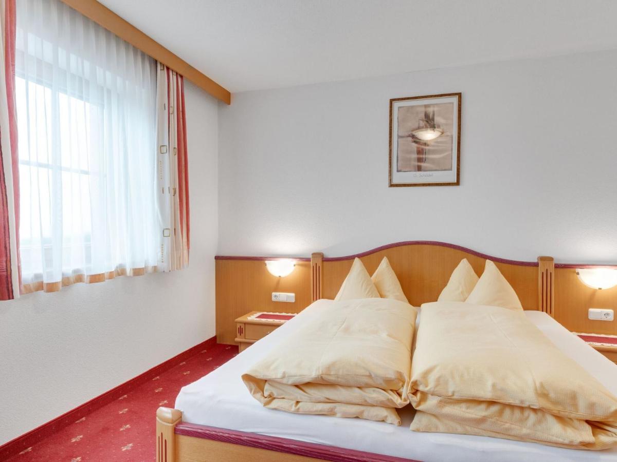 Quaint Apartment In Hainzenberg Near Horbergbahn Экстерьер фото