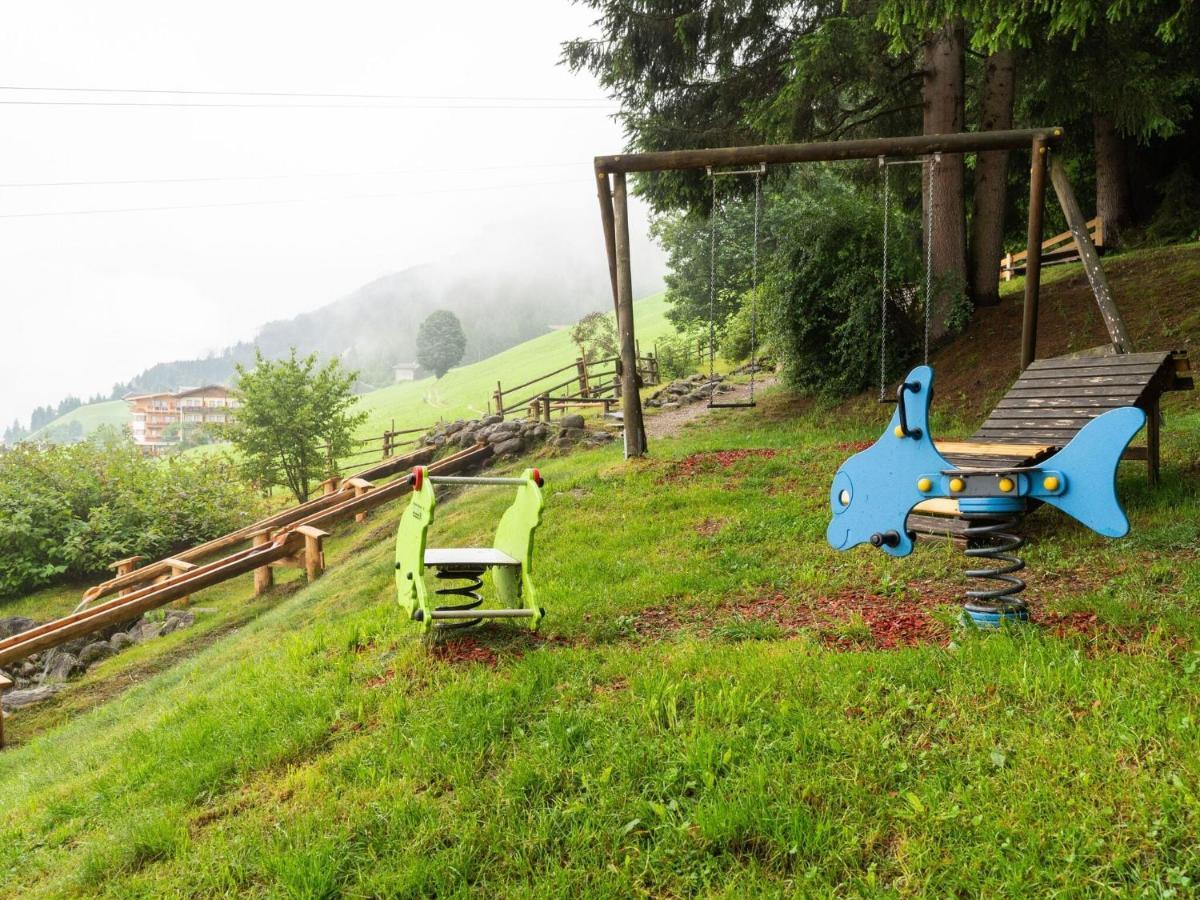 Quaint Apartment In Hainzenberg Near Horbergbahn Экстерьер фото